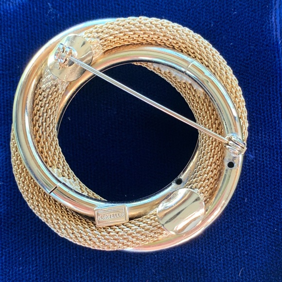 Vintage MARVELLA Gold Tone Mesh Brooch - Picture 2 of 3